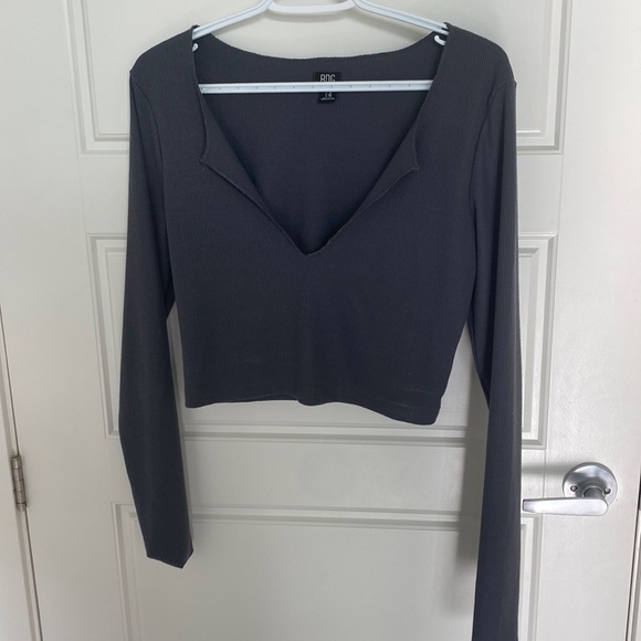 Deep V-neck Urban Outfitters top☑️ - Picture 1 of 4